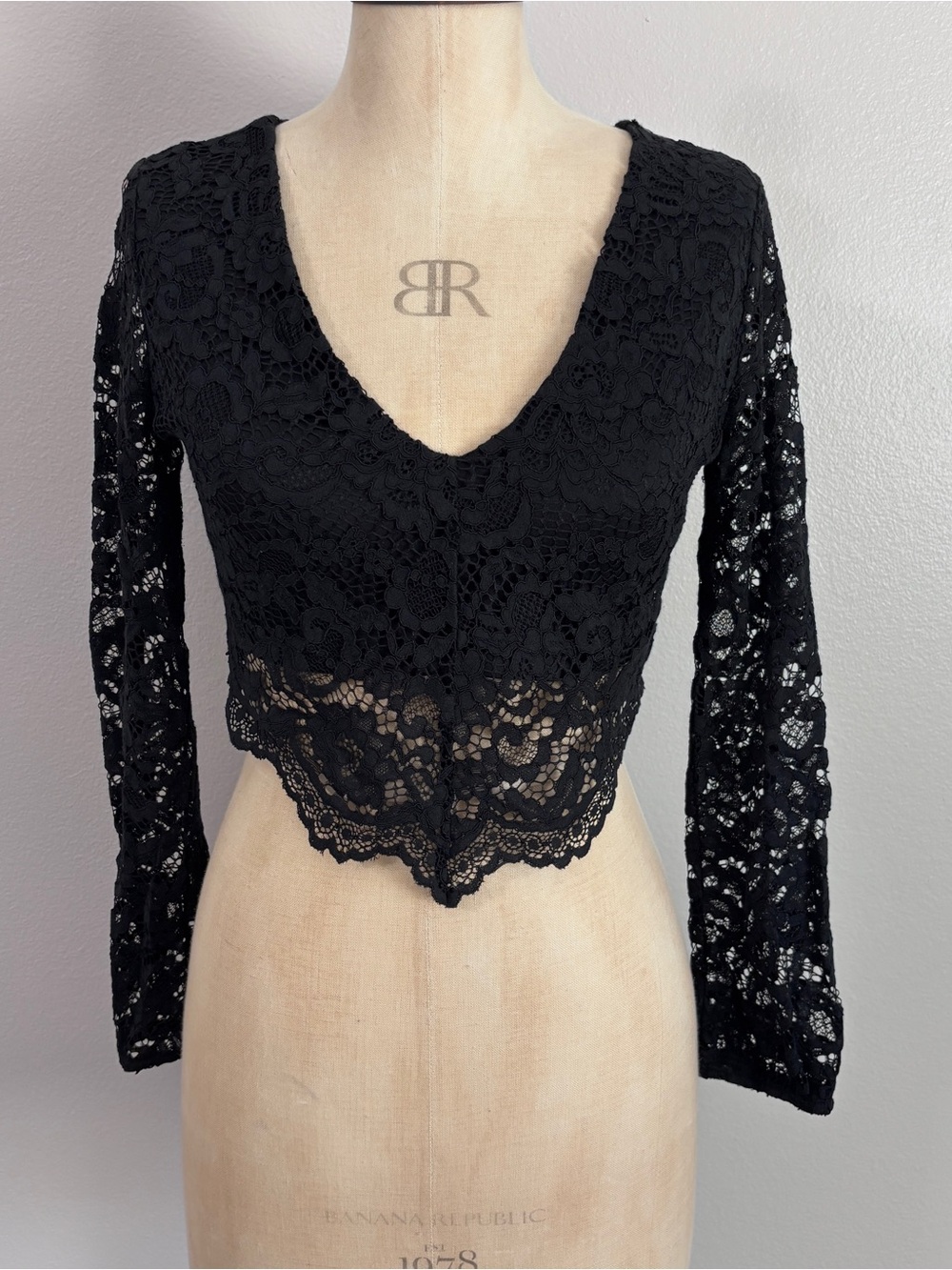 Zara Black Lace V-Neck Cropped Top- Size S
